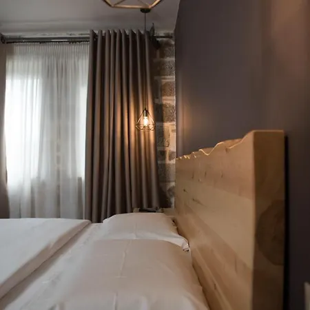 George Boutique Hotel *