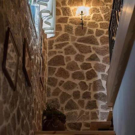 George Boutique Hotel *