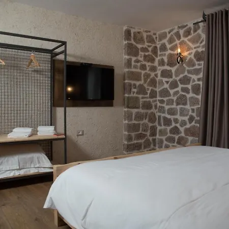 George Boutique * Voskopojë