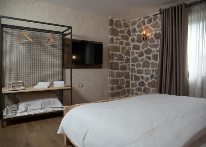 George Boutique * Voskopojë